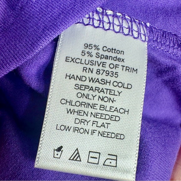 NWOT. Susan Graver v-neck tee size 3X with floral lace trim. purple top - Picture 7 of 7